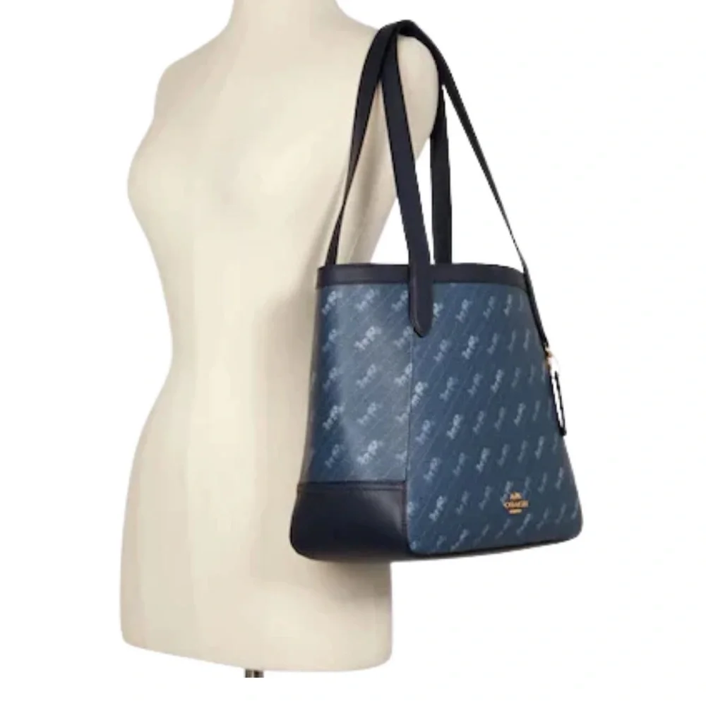 Coach HORSE AND CARRIAGE TOTE WITH HORSE AND CARRIAGE DOT PRINT - Picture 2 of 4